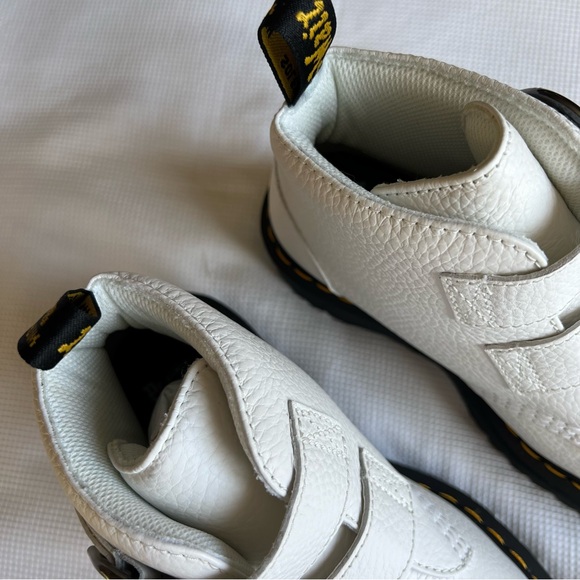 Dr. Martens Devon Heart Platform Boots - Picture 7 of 16